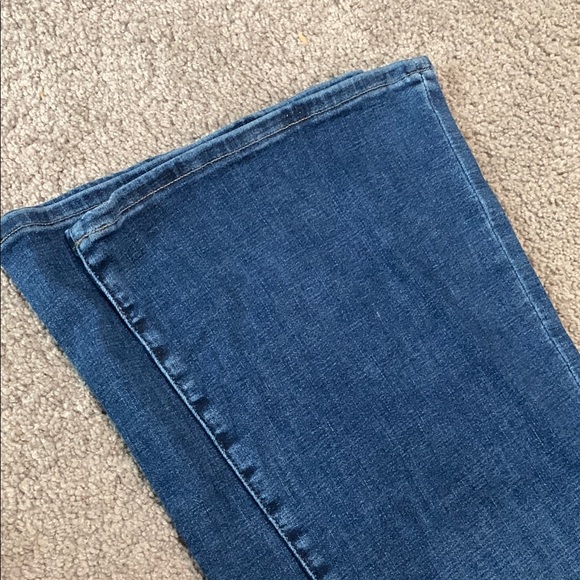 NEW!!!! American Eagle Outfitters 000 Short flare jeans - Picture 2 of 4